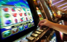 Filipino player completing a withdrawal request on ph casino platform